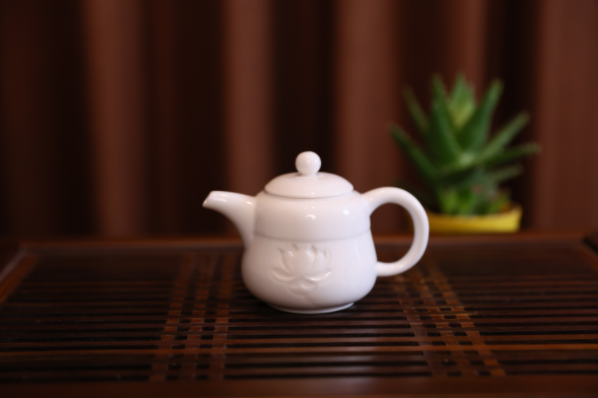天下皆知定瓷以白著稱,但它為啥是白的呢?(圖4) 3.png