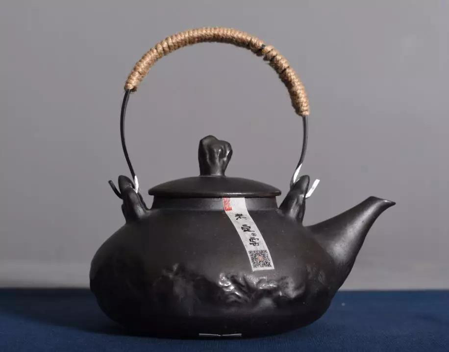 粗瓷茶具-大宋定窯設(shè)計的黃山提梁壺 粗瓷茶具-大宋定窯設(shè)計的黃山提梁壺