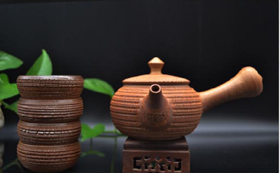 定瓷茶器:擺放在茶臺上的大宋定窯手工裂變壺,重溫唐風,再現歷史的美妙感 定瓷茶器:擺放在茶臺上的大宋定窯手工裂變壺,重溫唐風,再現歷史的美妙感
